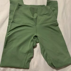 l love this leggings. But is to little for me